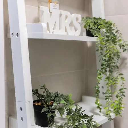 Bright 2-bedroom With Terrace And Parking Near The 公寓