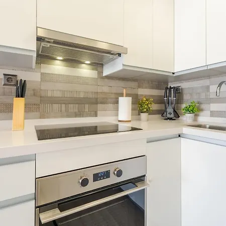 Bright 2-bedroom With Terrace And Parking Near The * 萨洛