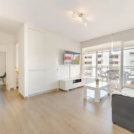 公寓 Bright 2-bedroom With Terrace And Parking Near The 萨洛