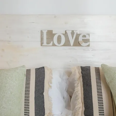 公寓 Bright 2-bedroom With Terrace And Parking Near The 萨洛