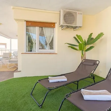 公寓 Bright 2-bedroom With Terrace And Parking Near The 萨洛