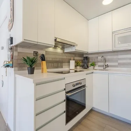 Bright 2-bedroom With Terrace And Parking Near The