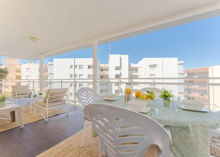 Bright 2-bedroom With Terrace And Parking Near The *