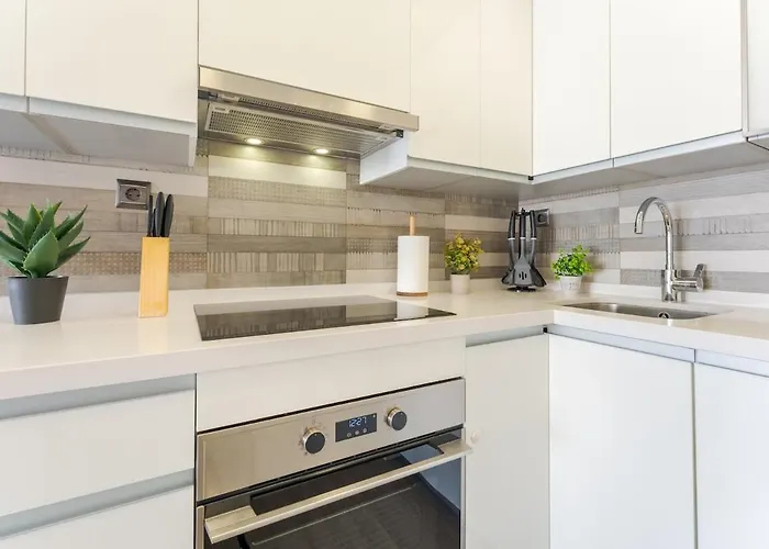 Bright 2-bedroom With Terrace And Parking Near The * 萨洛