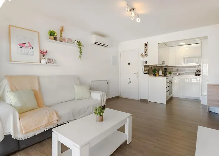 公寓 Bright 2-bedroom With Terrace And Parking Near The 萨洛