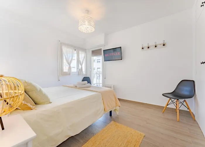 Bright 2-bedroom With Terrace And Parking Near The 公寓