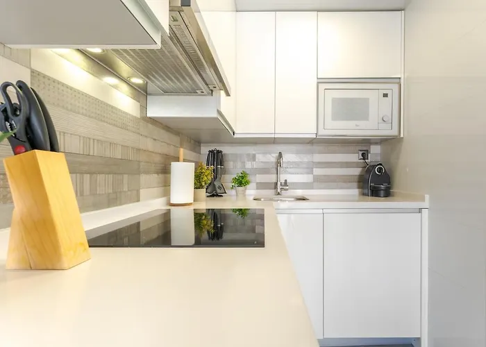Bright 2-bedroom With Terrace And Parking Near The 公寓