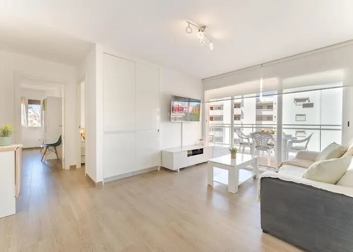 公寓 Bright 2-bedroom With Terrace And Parking Near The 萨洛