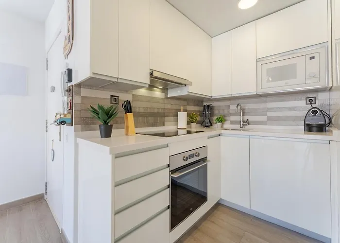 Bright 2-bedroom With Terrace And Parking Near The